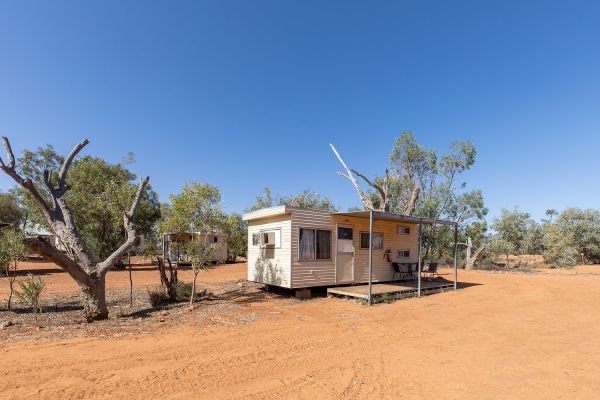 cabin51CE8FD58-A41F-FA5C-C27A-5F7D1829874C.jpg